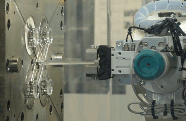 Molding process area