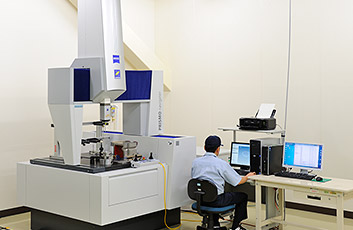 High accuracy 3D measuring machine