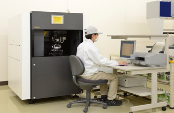 Ultra high accuracy 3D measuring machine
